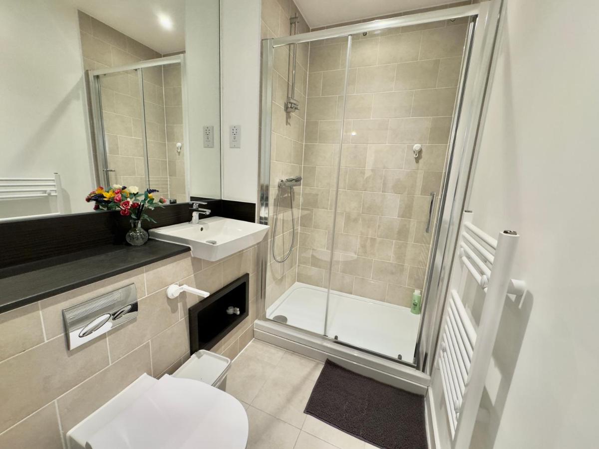 3Bedroom, 2Bathroom, Balcony,Luxury Flat Westfield Londres Exterior foto