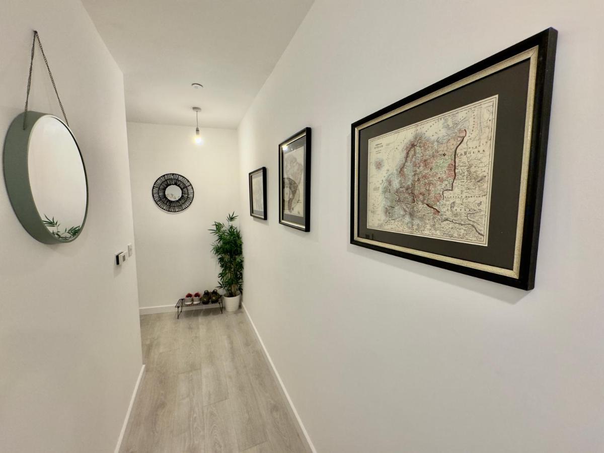 3Bedroom, 2Bathroom, Balcony,Luxury Flat Westfield Londres Exterior foto