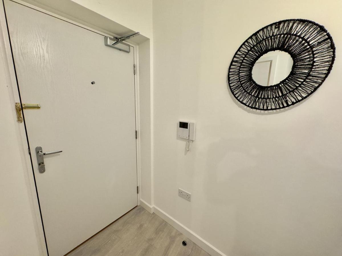3Bedroom, 2Bathroom, Balcony,Luxury Flat Westfield Londres Exterior foto